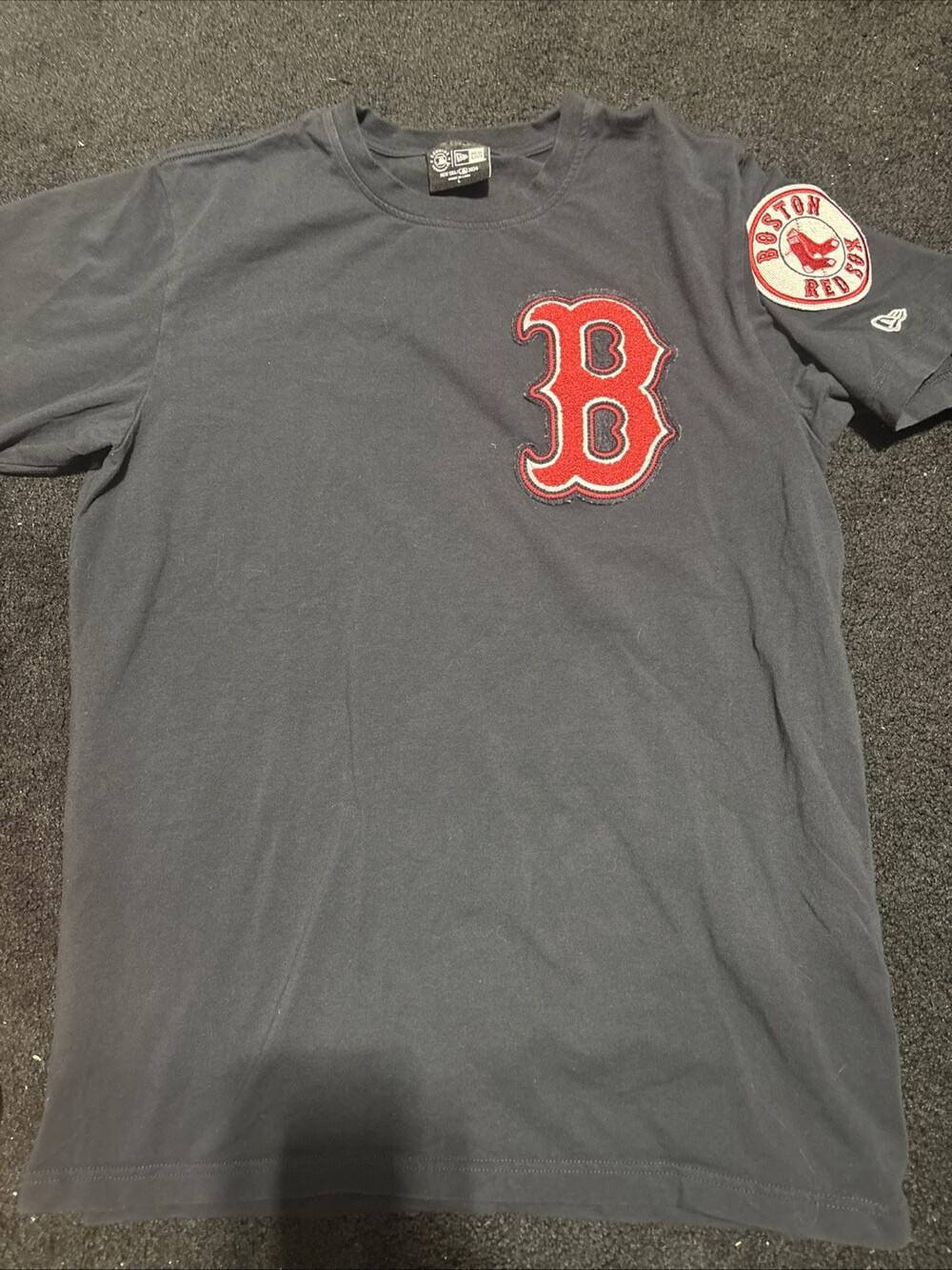 New Era Genuine Merchandise Boston Redsox Shirt Stitched With Arm Logo